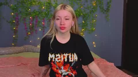 lillie_berry online show from July 26, 2026, 4:31 am