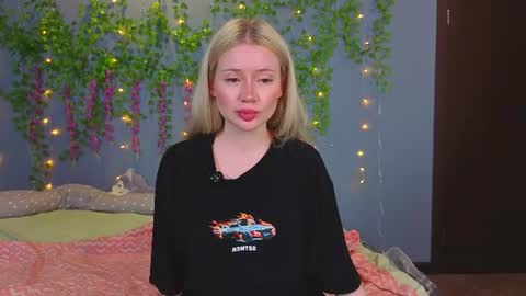 lillie_berry online show from July 30, 2026, 6:12 am