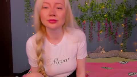 lillie_berry online show from August 2, 2026, 4:44 am