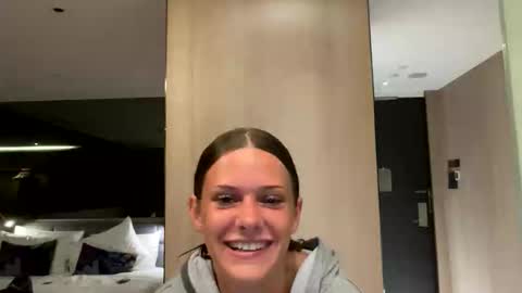 lillilee online show from February 21, 2026, 1:23 pm