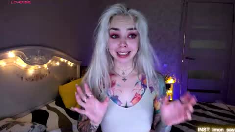 LilliMoore online show from July 28, 2026, 11:48 pm