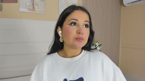 Lizeth follow me in my igimlilycute 3 online show from May 17, 2026, 3:59 am