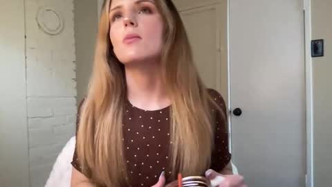Snapshot of lilly_adams88 chatting on June 2, 2026, 10:45 pm lilly_adams88 online show from June 2, 2026, 10:45 pm