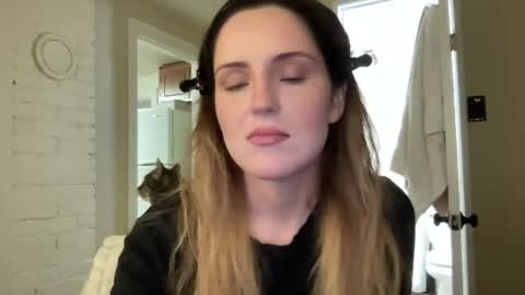 Snapshot of lilly_adams88 chatting on June 18, 2026, 2:56 am lilly_adams88 online show from June 18, 2026, 2:56 am