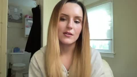 lilly_adams88 online show from June 21, 2026, 11:18 pm