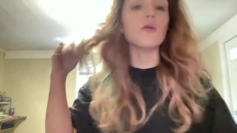 lilly_adams88 online show from July 18, 2026, 9:29 pm