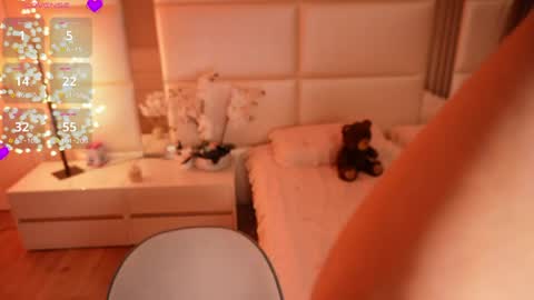 Snapshot of lilly_colins chatting on May 16, 2026, 8:07 pm Lilly Colins online show from May 16, 2026, 8:07 pm