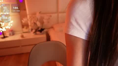 Snapshot of lilly_colins chatting on May 16, 2026, 8:18 pm Lilly Colins online show from May 16, 2026, 8:18 pm
