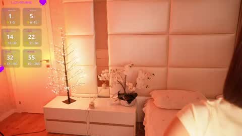 Snapshot of lilly_colins chatting on June 30, 2026, 7:59 pm Lilly Colins online show from June 30, 2026, 7:59 pm