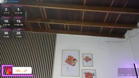 Snapshot of lilly_dollss chatting on October 23, 2025, 12:37 pm Sofia online show from October 23, 2025, 12:37 pm