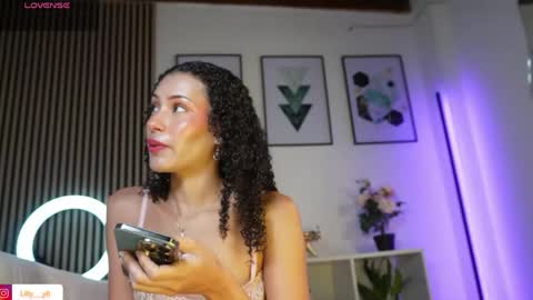 Snapshot of lilly_dollss chatting on June 9, 2026, 1:23 pm Sofia online show from June 9, 2026, 1:23 pm