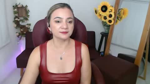 Snapshot of lilly_milf chatting on June 24, 2026, 5:23 pm Lilly online show from June 24, 2026, 5:23 pm