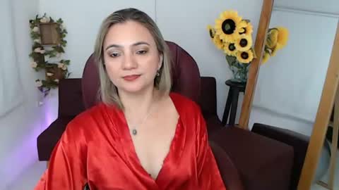 Snapshot of lilly_milf chatting on June 26, 2026, 9:19 pm Lilly online show from June 26, 2026, 9:19 pm