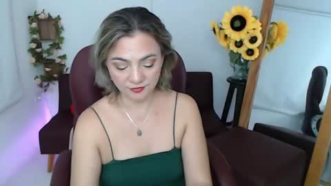Snapshot of lilly_milf chatting on July 6, 2026, 3:36 pm Lilly online show from July 6, 2026, 3:36 pm