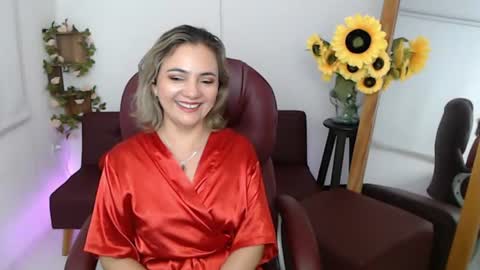 Snapshot of lilly_milf chatting on July 23, 2026, 3:32 pm Lilly online show from July 23, 2026, 3:32 pm