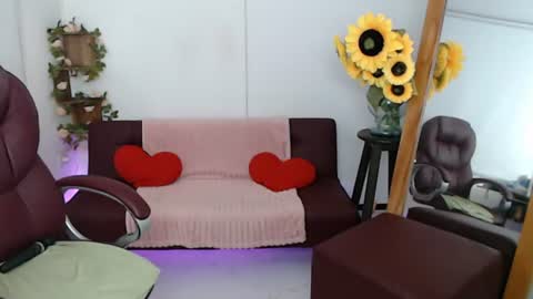 Snapshot of lilly_milf chatting on July 24, 2026, 7:56 pm Lilly online show from July 24, 2026, 7:56 pm
