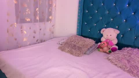 Lilly Peach online show from April 26, 2026, 4:10 am