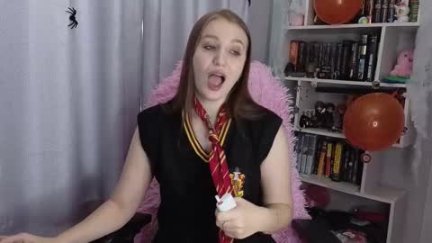 Snapshot of lillyfan_x chatting on November 2, 2025, 4:59 am LillyFan X online show from November 2, 2025, 4:59 am