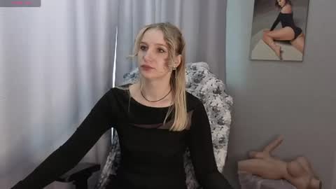 Snapshot of lillyfan_x chatting on July 12, 2026, 4:03 am LillyFan X online show from July 12, 2026, 4:03 am
