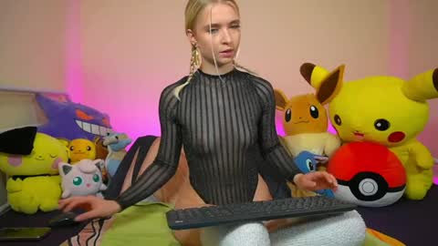 Snapshot of lillyocean06 chatting on May 23, 2026, 1:15 pm LillyOcean online show from May 23, 2026, 1:15 pm