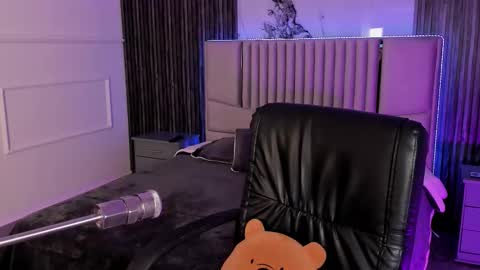 Lilly Ortiz online show from October 9, 2025, 8:07 pm