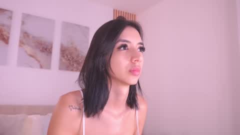 Snapshot of lillythompson_ chatting on January 24, 2025, 5:21 am Lilly Thompson online show from January 24, 2025, 5:21 am