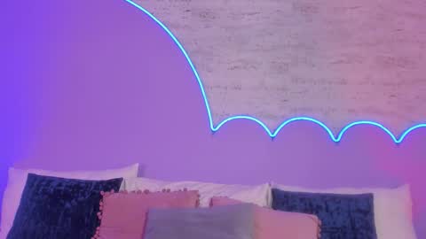 Lilou online show from September 23, 2025, 11:57 am