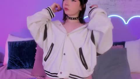 Lilou online show from November 4, 2025, 12:26 pm