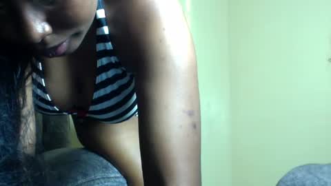 Snapshot of lilpretty16 chatting on June 17, 2026, 2:40 pm lilpretty16 online show from June 17, 2026, 2:40 pm