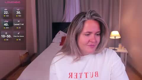 Snapshot of lily_bel chatting on June 25, 2026, 1:49 am Lily online show from June 25, 2026, 1:49 am