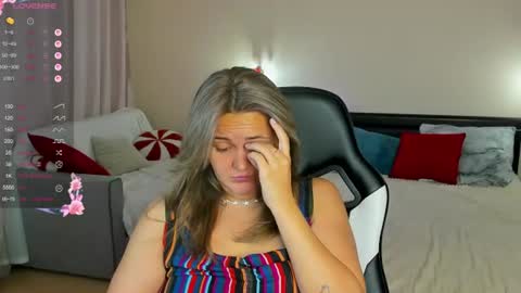 Snapshot of lily_bel chatting on July 11, 2026, 2:03 am Lily online show from July 11, 2026, 2:03 am