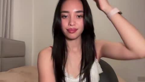 Snapshot of lily_bunnyy chatting on April 21, 2026, 8:23 pm Lily online show from April 21, 2026, 8:23 pm