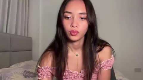 Snapshot of lily_bunnyy chatting on June 5, 2026, 8:36 pm Lily online show from June 5, 2026, 8:36 pm