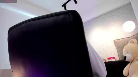 lily_cash1 online show from February 17, 2026, 12:45 pm