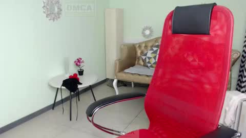 Lily online show from February 22, 2025, 12:51 pm