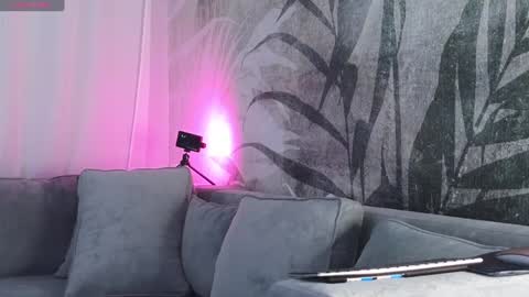 Snapshot of lily_foster_ chatting on December 2, 2024, 6:41 am Lily online show from December 2, 2024, 6:41 am