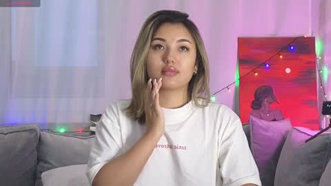 Snapshot of lily_foster_ chatting on January 4, 2025, 5:27 am Lily online show from January 4, 2025, 5:27 am