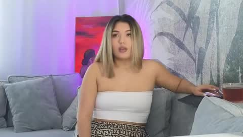 Snapshot of lily_foster_ chatting on February 27, 2025, 10:48 am Lily online show from February 27, 2025, 10:48 am