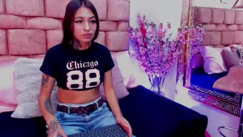 lily frox online show from June 4, 2026, 12:00 pm