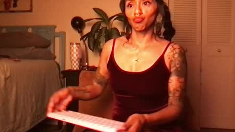 Snapshot of lily_henry chatting on May 28, 2026, 5:49 am Little Lily online show from May 28, 2026, 5:49 am