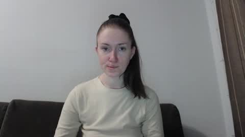 Snapshot of lily_love_x chatting on May 28, 2026, 6:00 am lily_love_x online show from May 28, 2026, 6:00 am