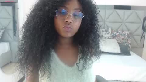 Snapshot of lily_mendoza chatting on June 10, 2026, 7:46 pm lily_mendoza online show from June 10, 2026, 7:46 pm