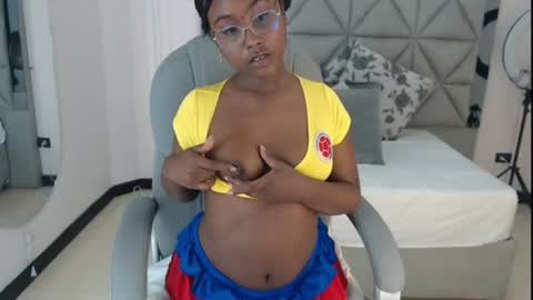 Snapshot of lily_mendoza chatting on July 3, 2026, 7:53 pm lily_mendoza online show from July 3, 2026, 7:53 pm
