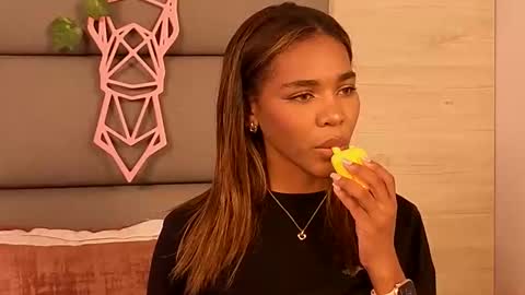 Lily Miiller online show from October 26, 2025, 6:58 pm