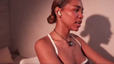 Lily Miiller online show from July 20, 2026, 7:49 pm