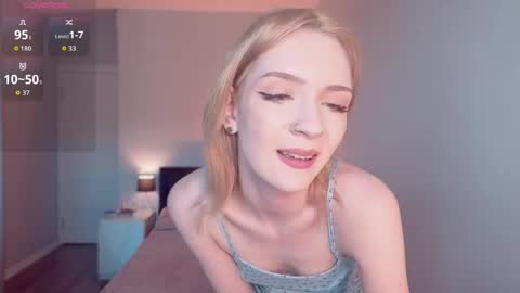 Snapshot of lily_moony chatting on April 8, 2026, 7:41 am Lily online show from April 8, 2026, 7:41 am
