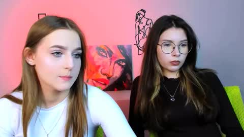 Lily online show from October 5, 2025, 7:12 pm