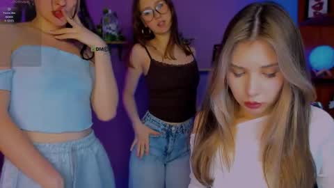 Lily online show from April 28, 2026, 2:27 am