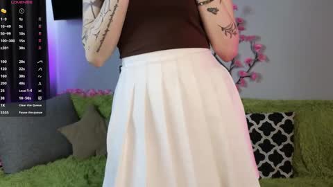 Snapshot of lily_qute chatting on May 30, 2026, 9:17 am Lily online show from May 30, 2026, 9:17 am