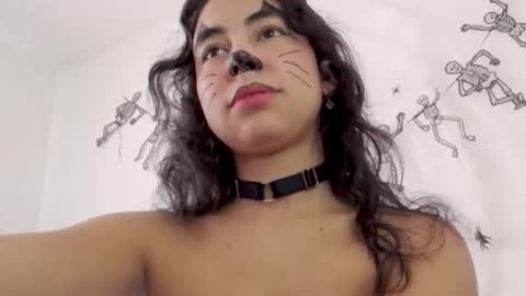 Snapshot of lily_robertss_ chatting on October 20, 2025, 3:45 pm Lily Roberts online show from October 20, 2025, 3:45 pm